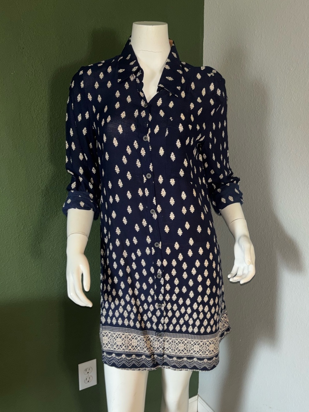 En Creme Women's Navy Blue Printed Button-Front Shirt Dress